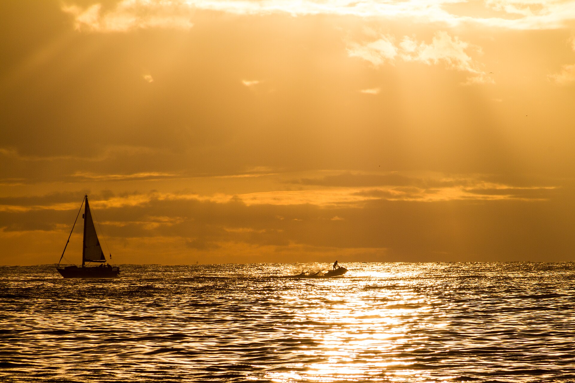 Puesta de sol privada en velero