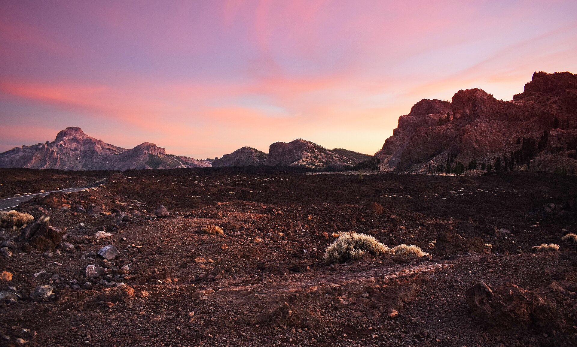 Teide al atardecer y cielo de estrellas